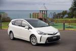 Toyota Prius v 2015 года